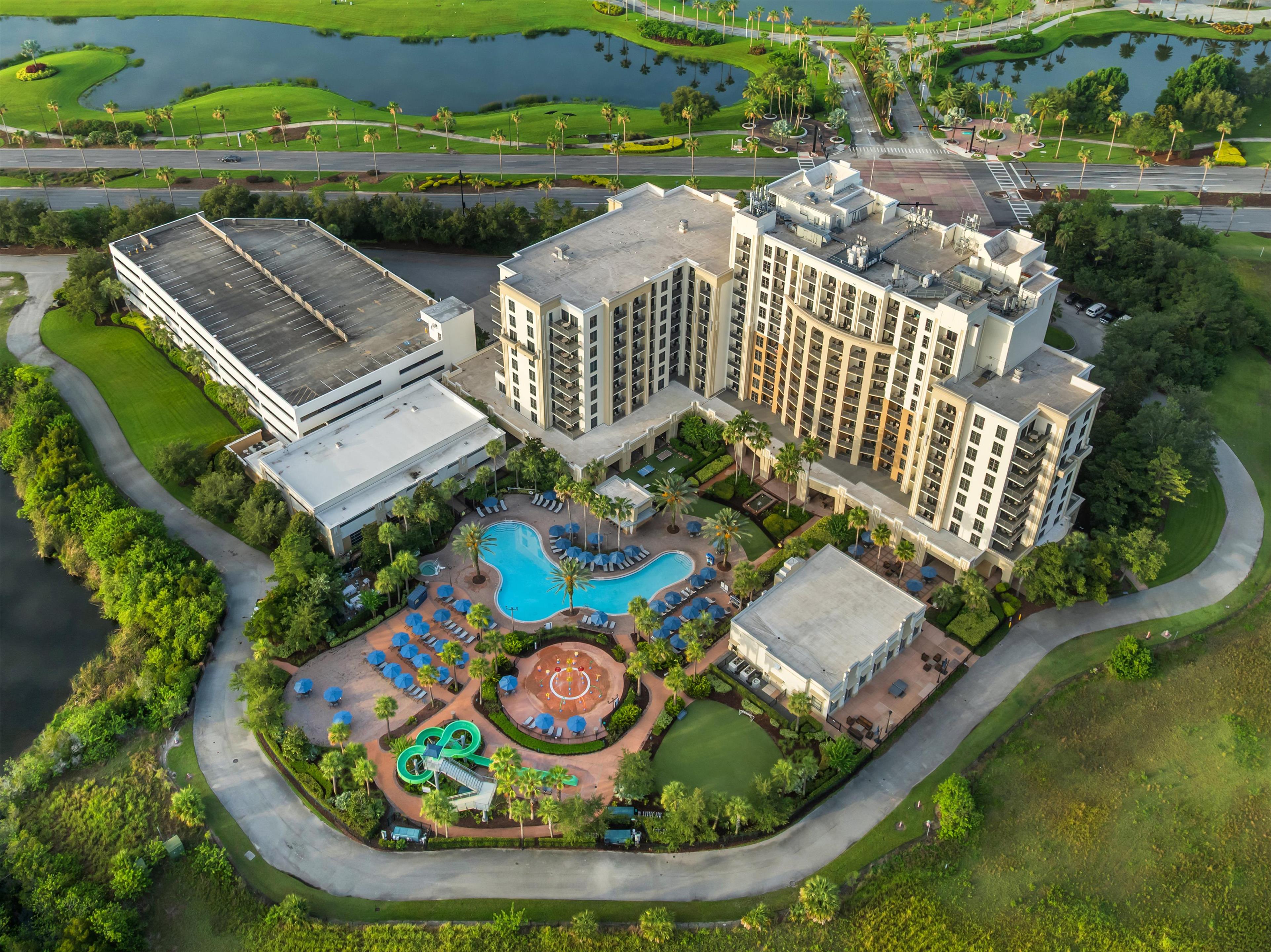 Exterior | Hilton Grand Vacations Club Las Palmeras Orlando