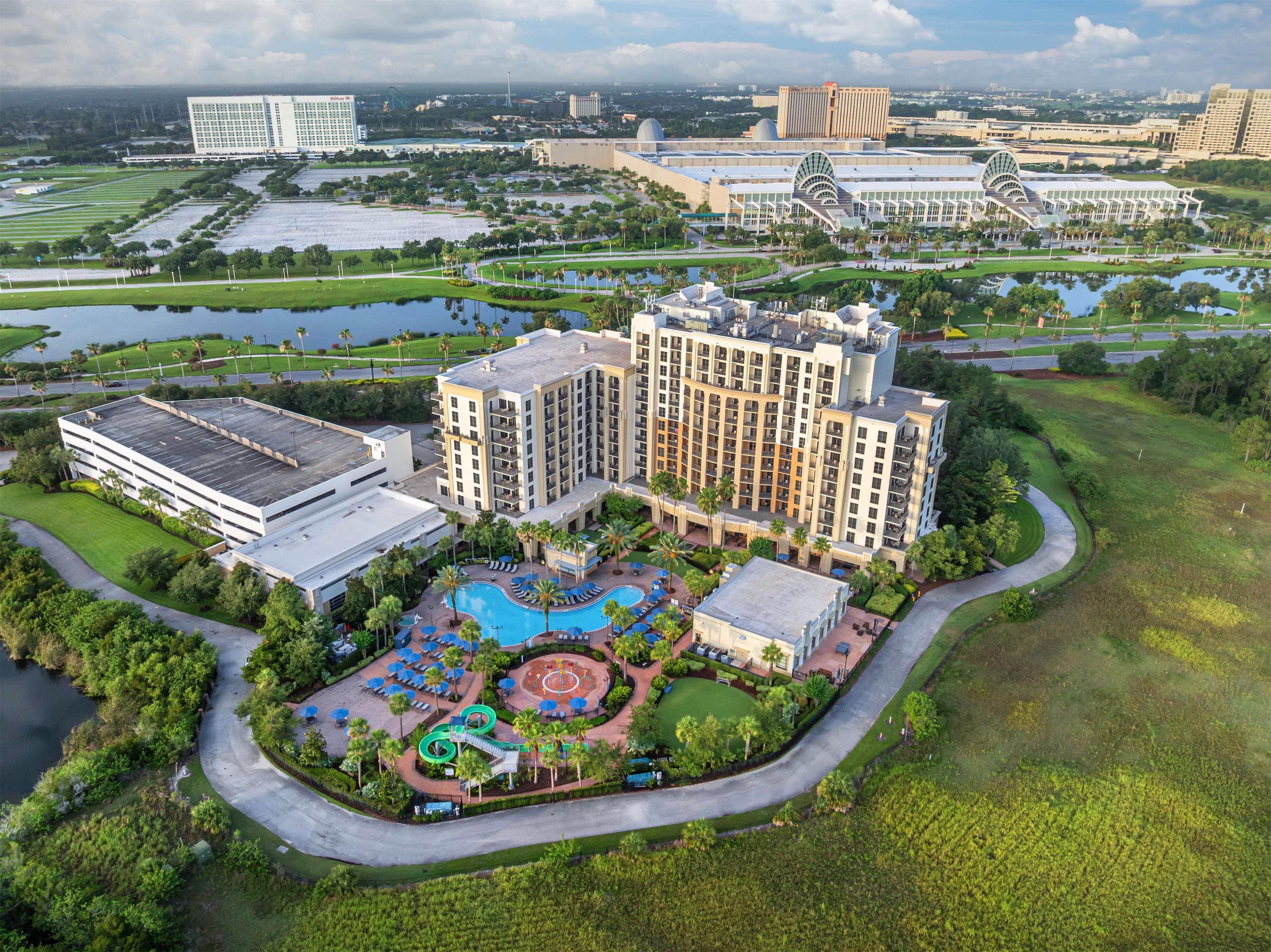 Exterior | Hilton Grand Vacations Club Las Palmeras Orlando