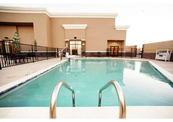 Pool - Hilton Garden Inn Live Oak - I-35, Exit 172
