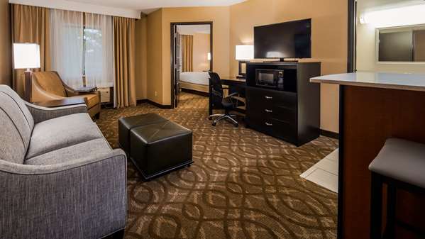Suite - Best Western Okemos Hotel & Suites