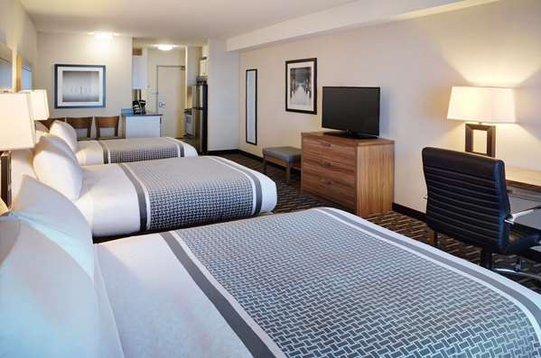  - Pomeroy Inn & Suites Vermilion