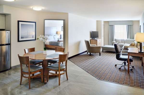 Suite - Pomeroy Inn & Suites Vermilion