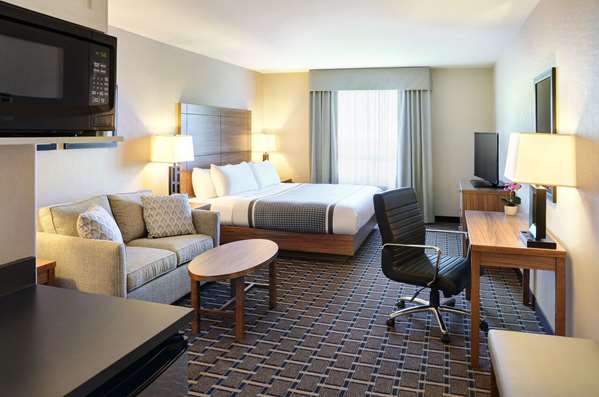  - Pomeroy Inn & Suites Vermilion