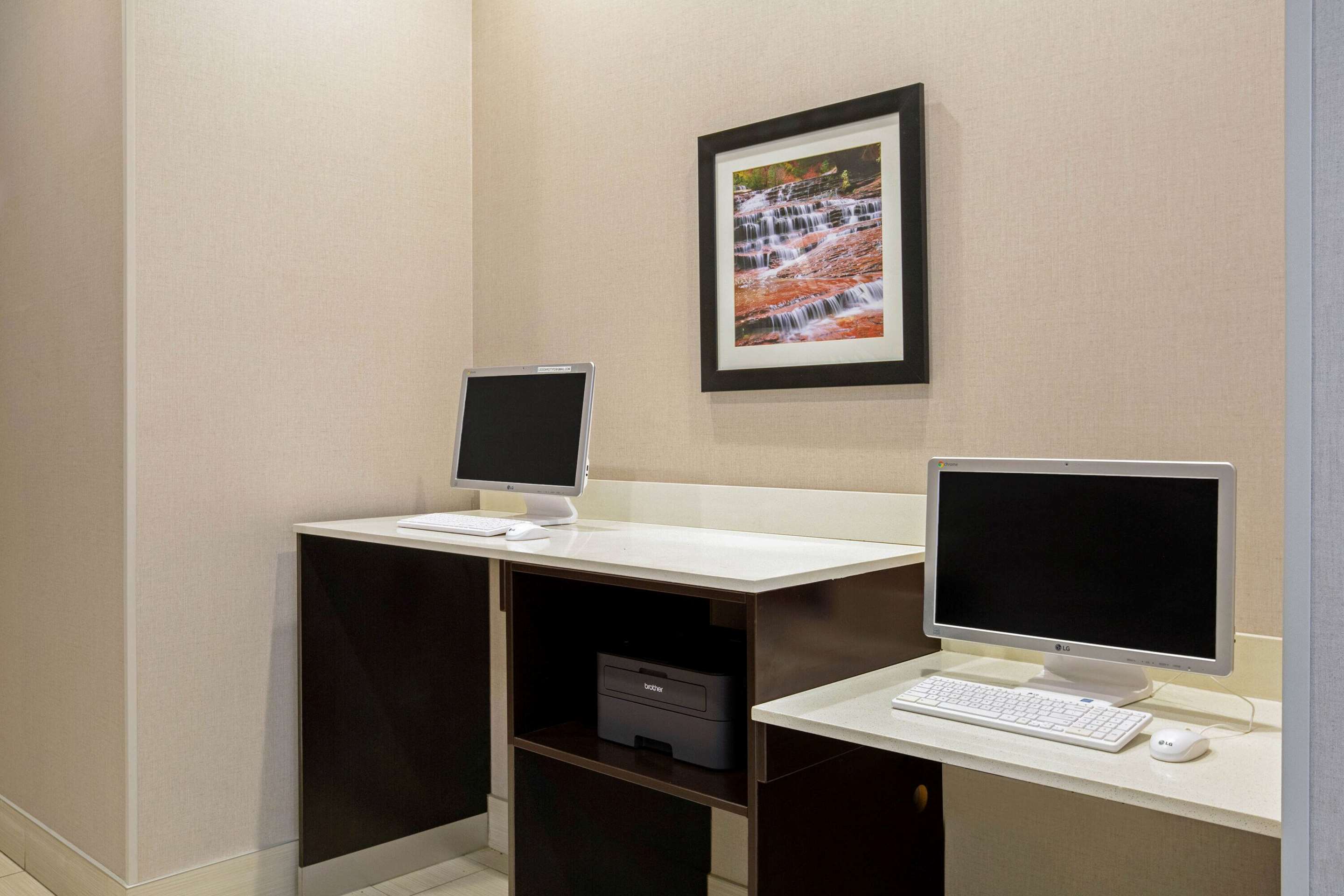 Business Center | La Quinta Inn & Suites by Wyndham Cedar City