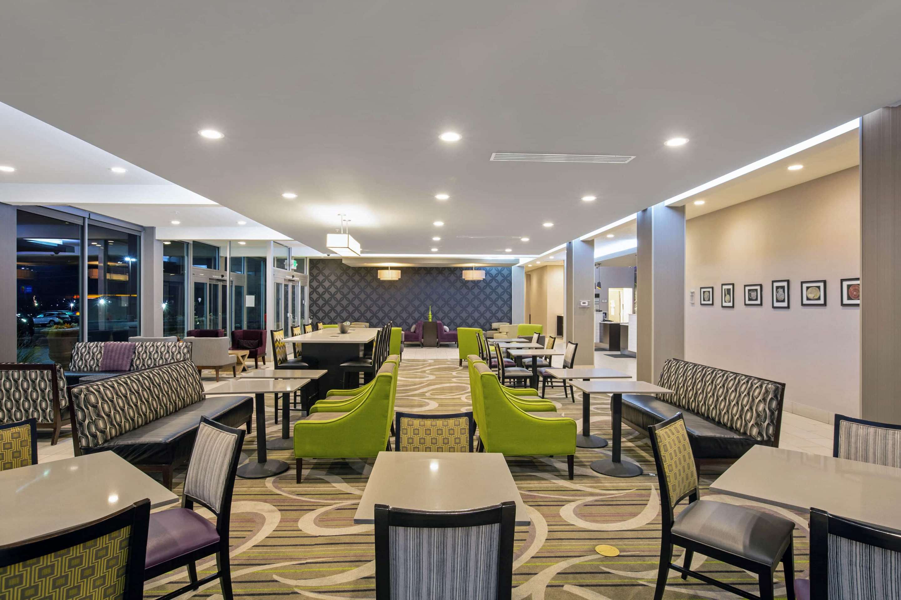 Lobby | La Quinta Inn & Suites by Wyndham Cedar City
