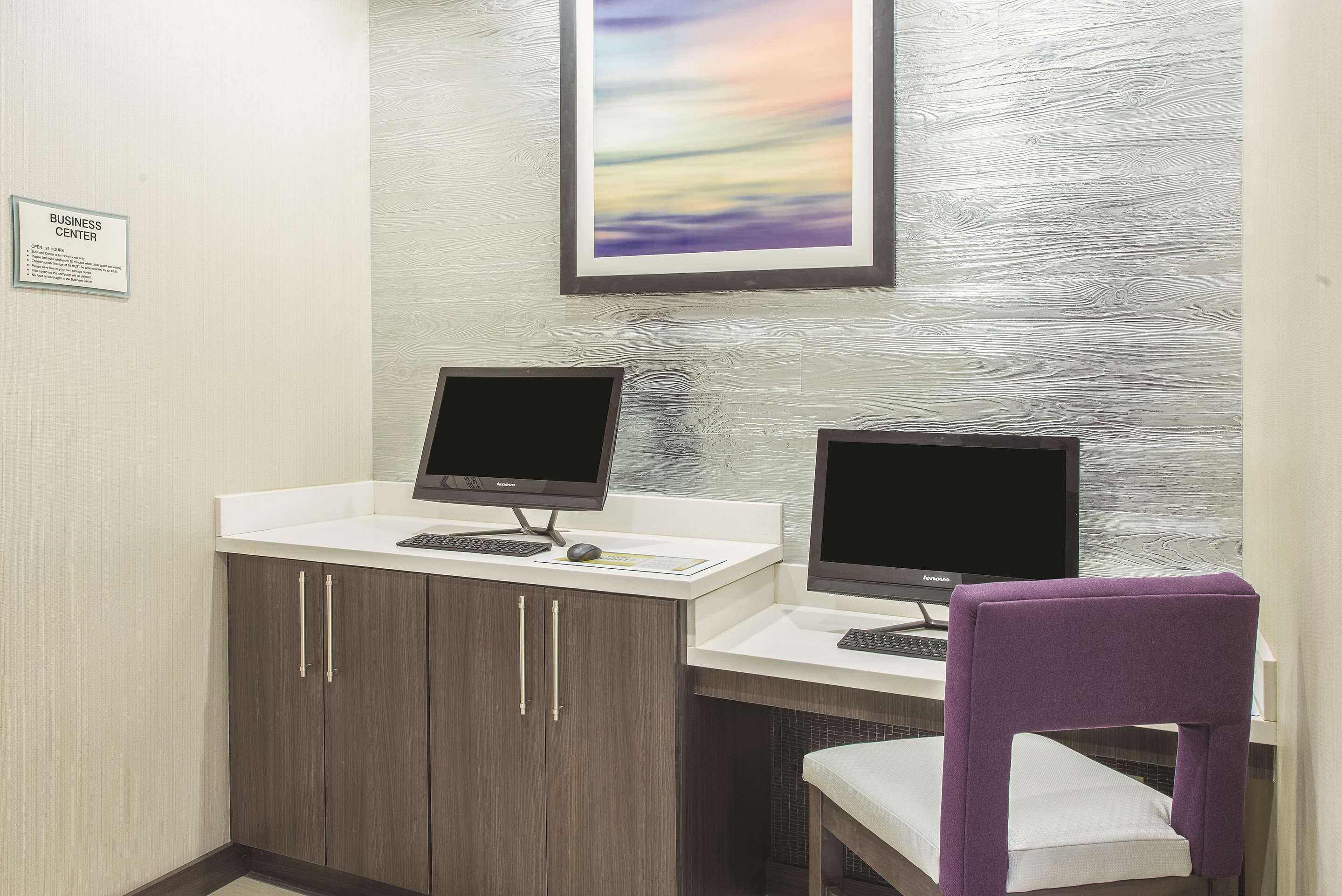Business Center | La Quinta Inn & Suites by Wyndham Enid
