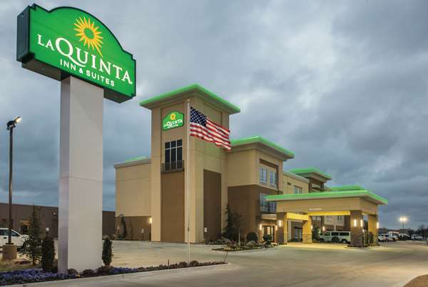Exterior view - La Quinta Inn & Suites Enid