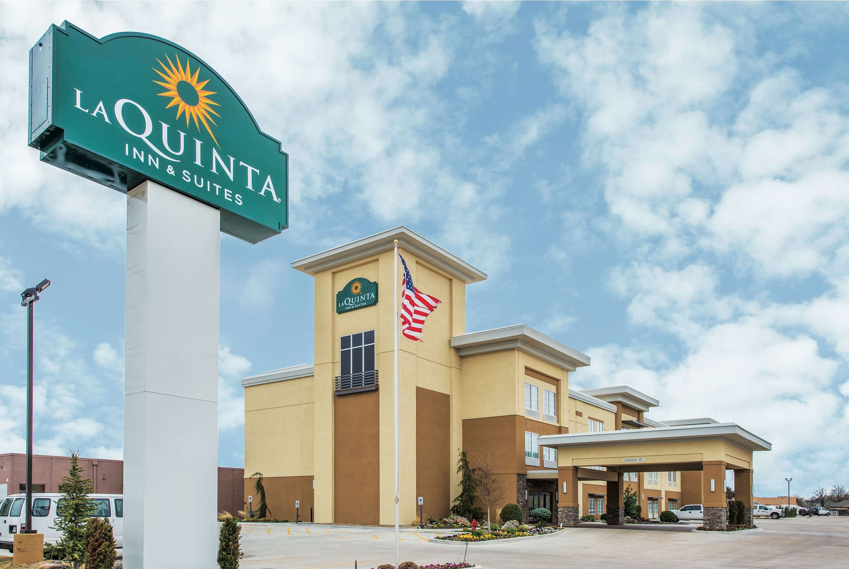 Exterior | La Quinta Inn & Suites by Wyndham Enid