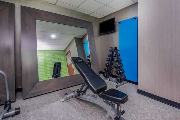 Fitness/ Exercise Room - La Quinta Inn & Suites Fairborn