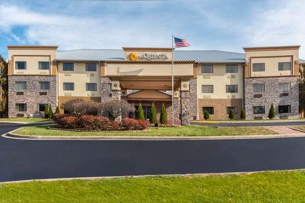 Exterior view - La Quinta Inn & Suites Fairborn