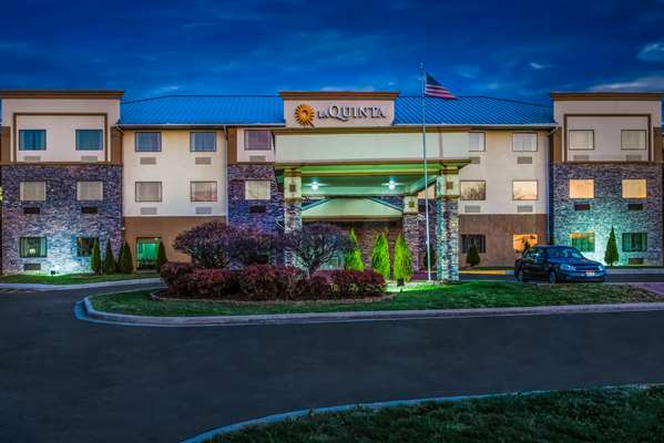 Exterior view - La Quinta Inn & Suites Fairborn