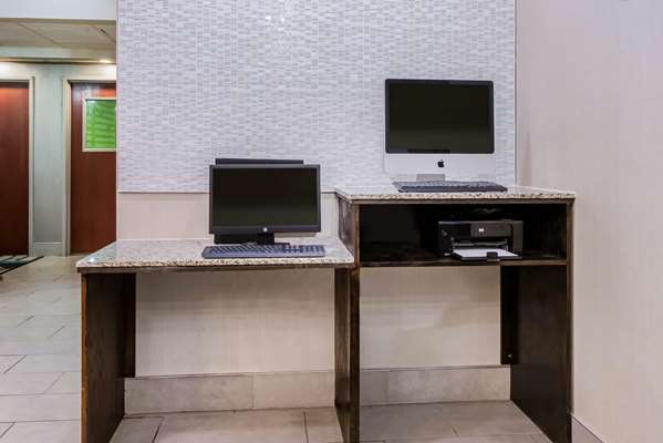 Conference Area - La Quinta Inn & Suites Fairborn