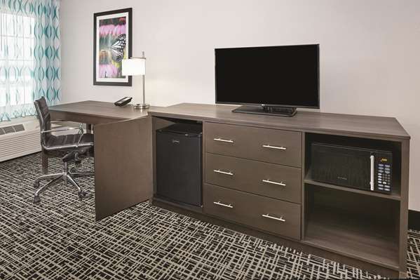  - La Quinta Inn & Suites Springfield - I-55 & I-72, Exit 92A