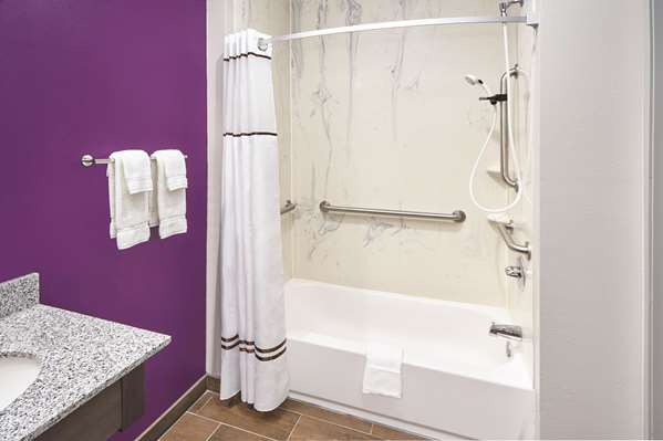  - La Quinta Inn & Suites Springfield - I-55 & I-72, Exit 92A