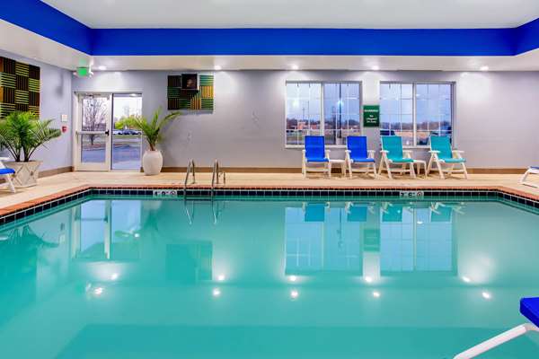 Pool - La Quinta Inn & Suites Springfield - I-55 & I-72, Exit 92A