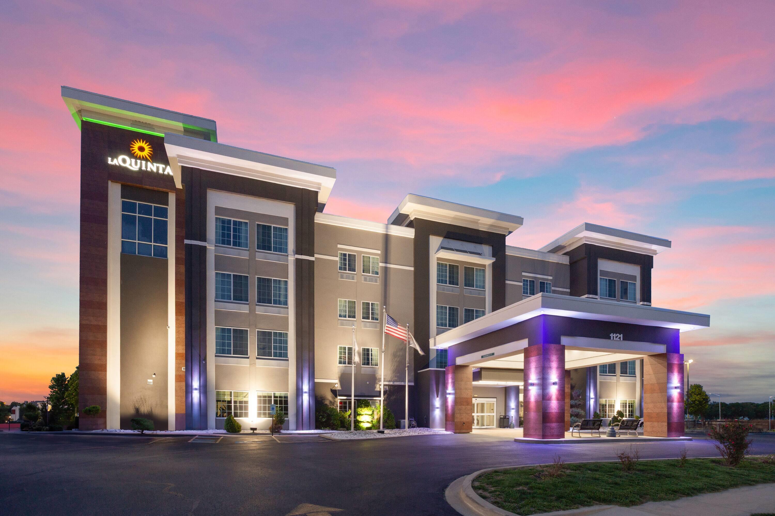 Exterior | La Quinta Inn & Suites by Wyndham Springfield IL