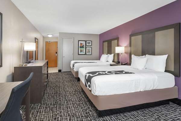  - La Quinta Inn & Suites Hopkinsville - I-169, Exit 7