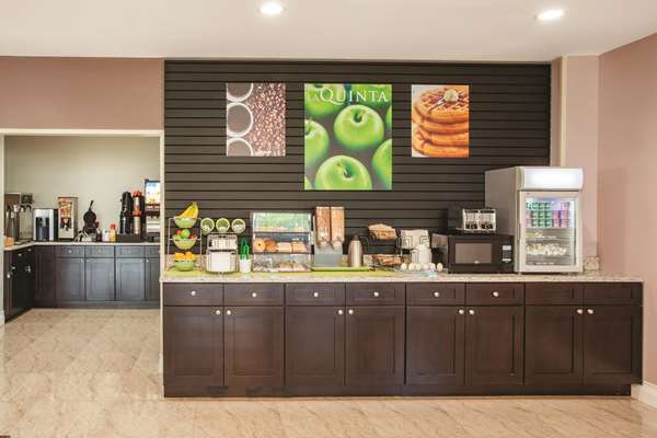  - La Quinta Inn & Suites Far Rockaway