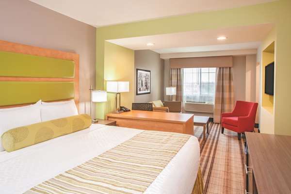  - La Quinta Inn & Suites Far Rockaway