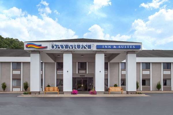 Exterior view - Baymont Inn & Suites Grand Haven