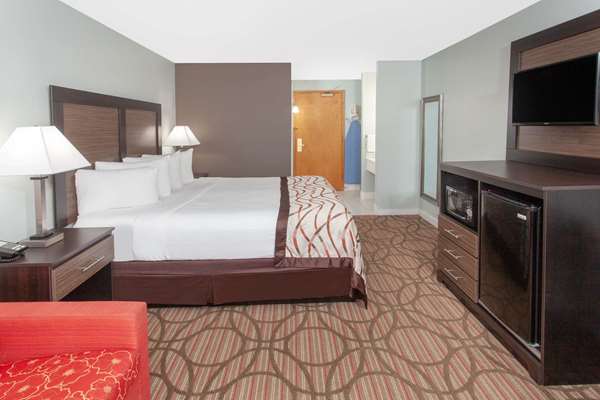  - Baymont Inn & Suites Grand Haven