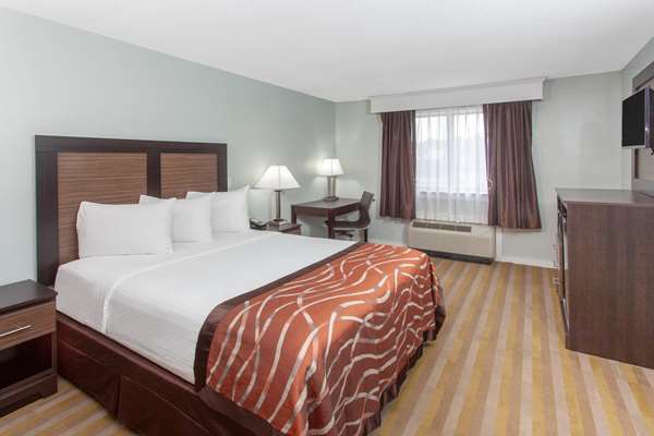  - Baymont Inn & Suites Grand Haven