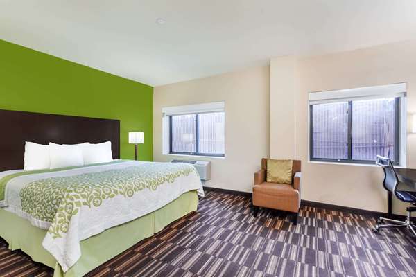 Suite - Days Inn & Suites JFK Airport Jamaica Queens