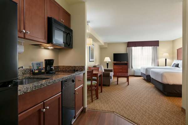 Suite - Days Inn & Suites Sherwood Park