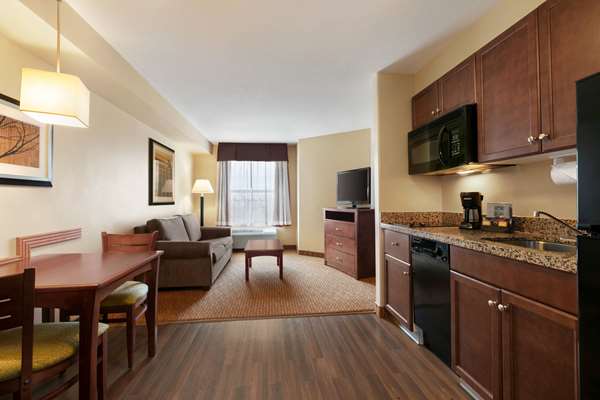 Suite - Days Inn & Suites Sherwood Park