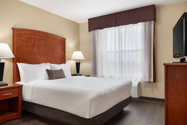  - Days Inn & Suites Sherwood Park