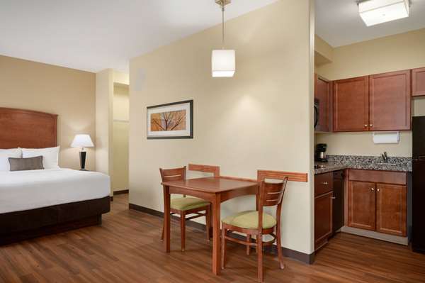 Suite - Days Inn & Suites Sherwood Park