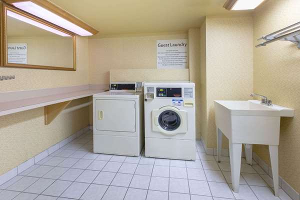 Amenities - Days Inn Central Tulsa - I-44, Exit 231