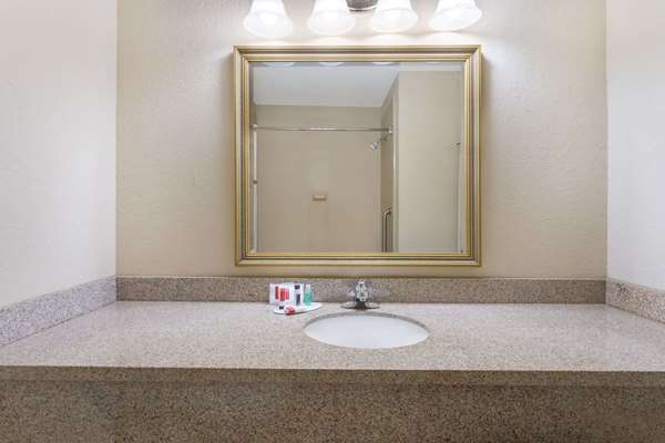  - Days Inn North Mobile