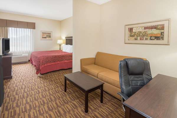 Suite - Days Inn North Mobile