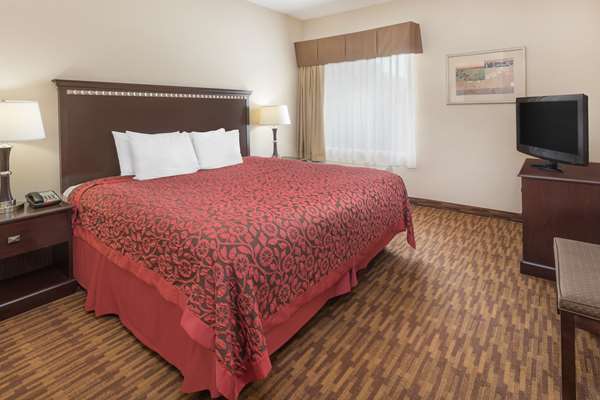 Suite - Days Inn North Mobile