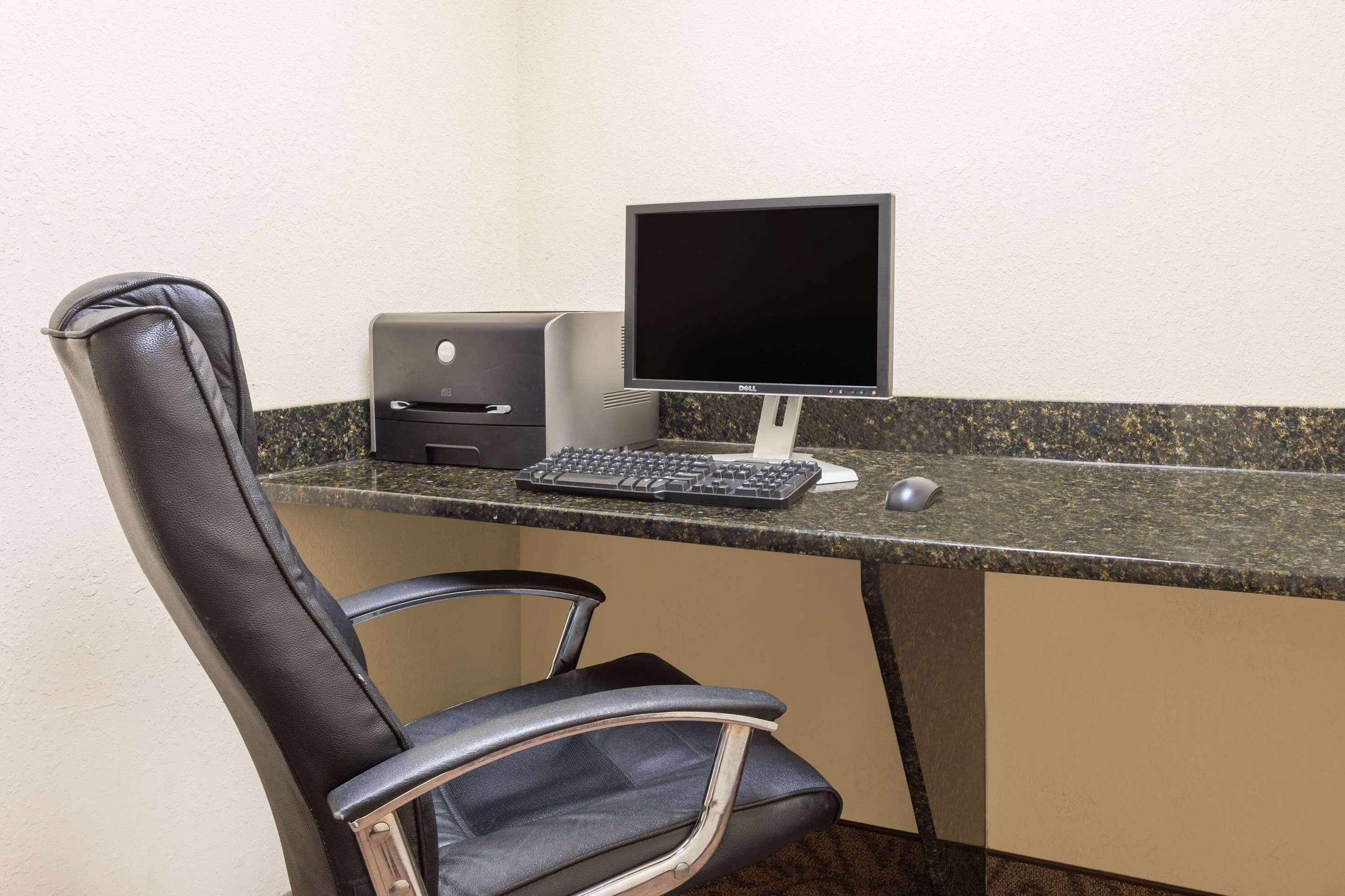 Business Center | Days Inn by Wyndham Semmes/Mobile