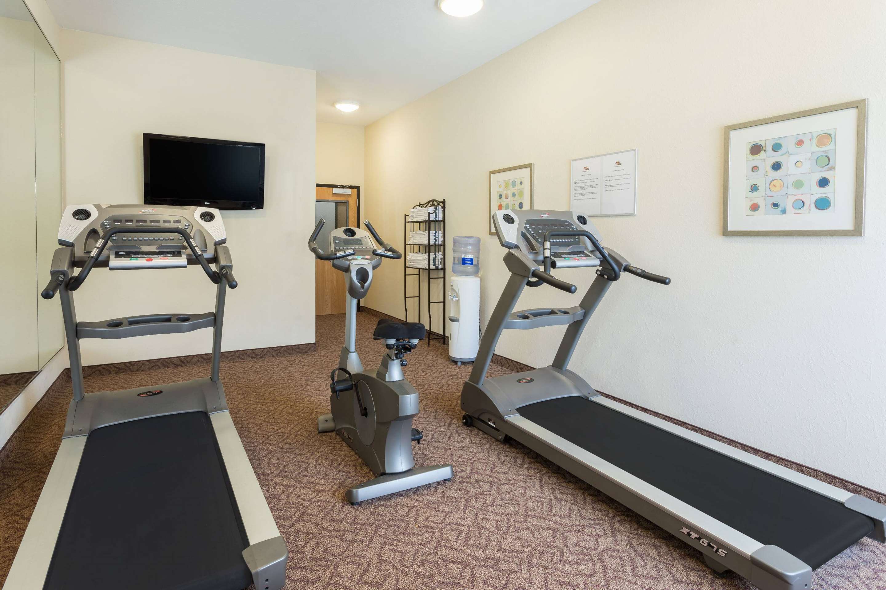 Health club fitness center gym | Days Inn by Wyndham Semmes/Mobile