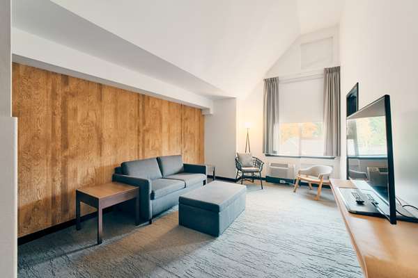 Suite - AAVA Whistler Hotel