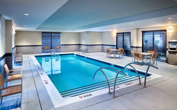 Pool - Hampton Inn Sarnia