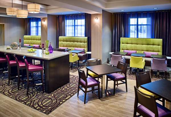 Restaurant - Hampton Inn Sarnia