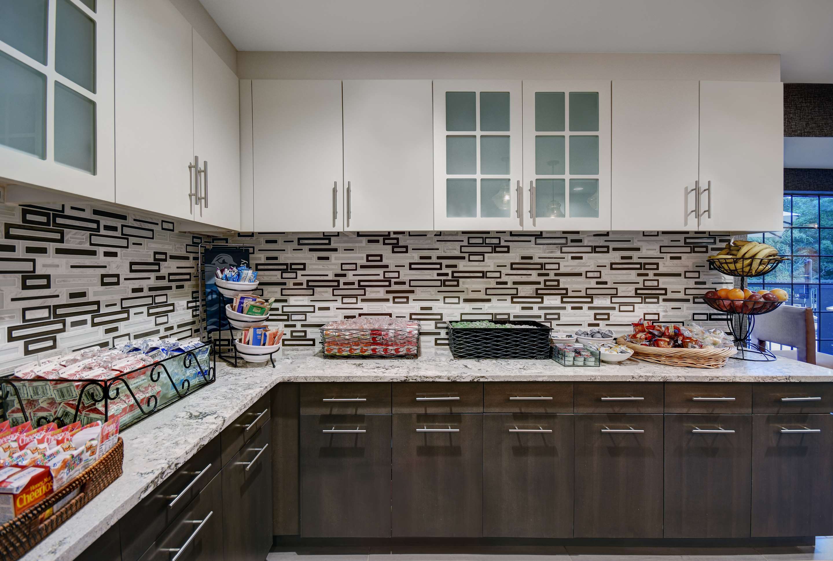 Breakfast Area | Homewood Suites by Hilton Eatontown