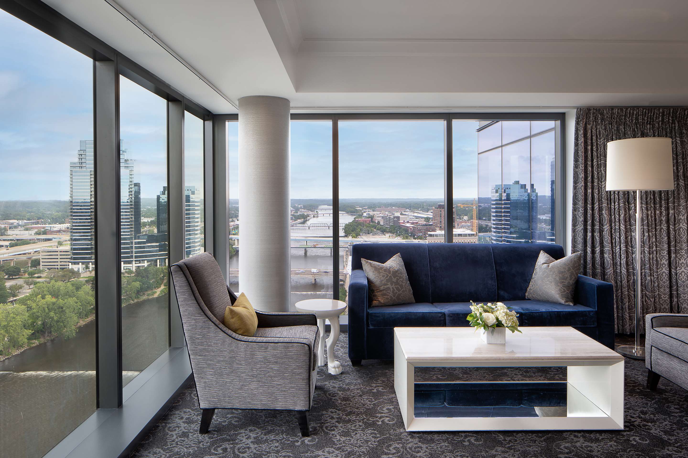Luxury Suite, 1 King Bed with Sofa bed, Non Smoking, Tower