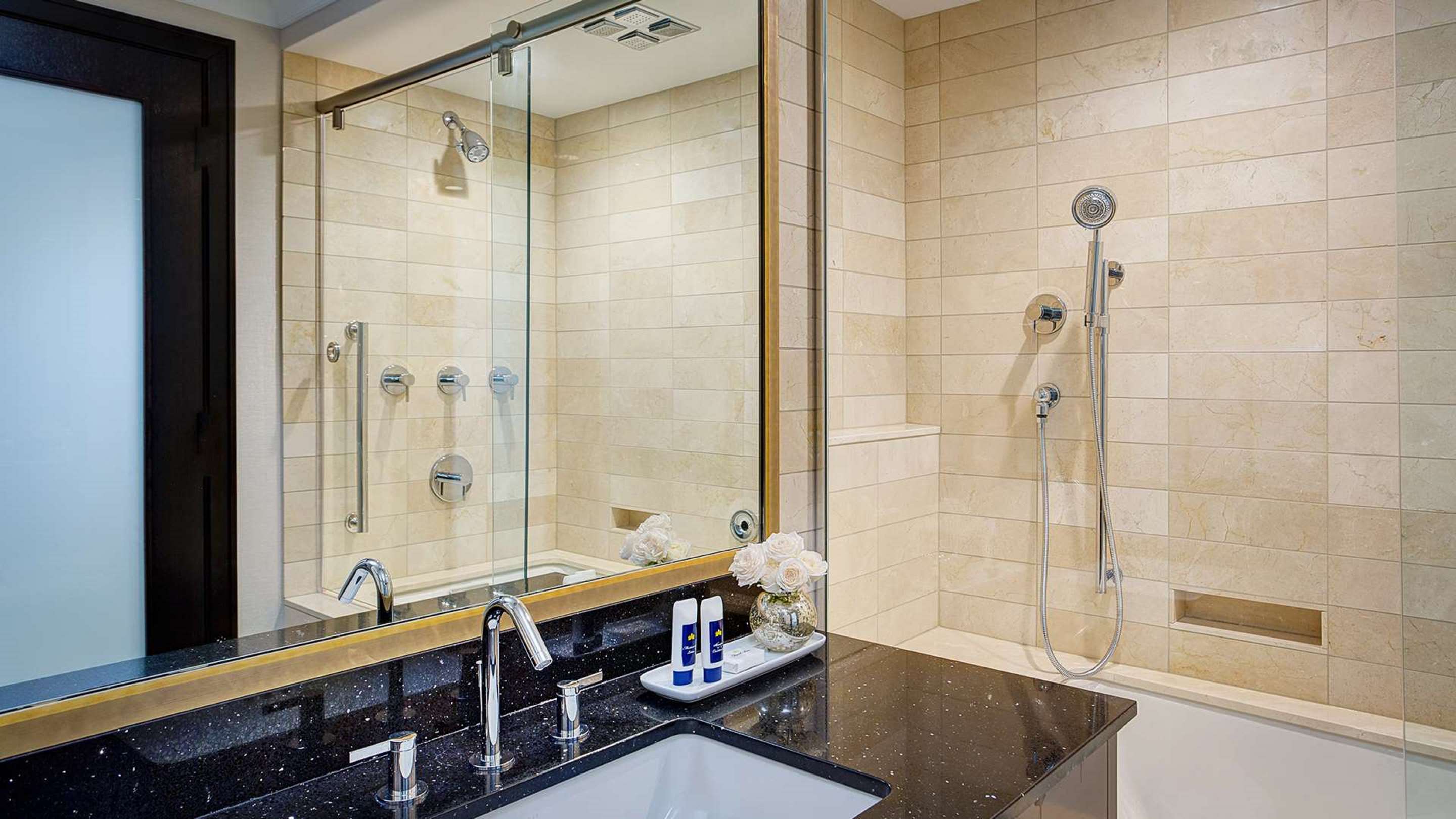 Guest room bath