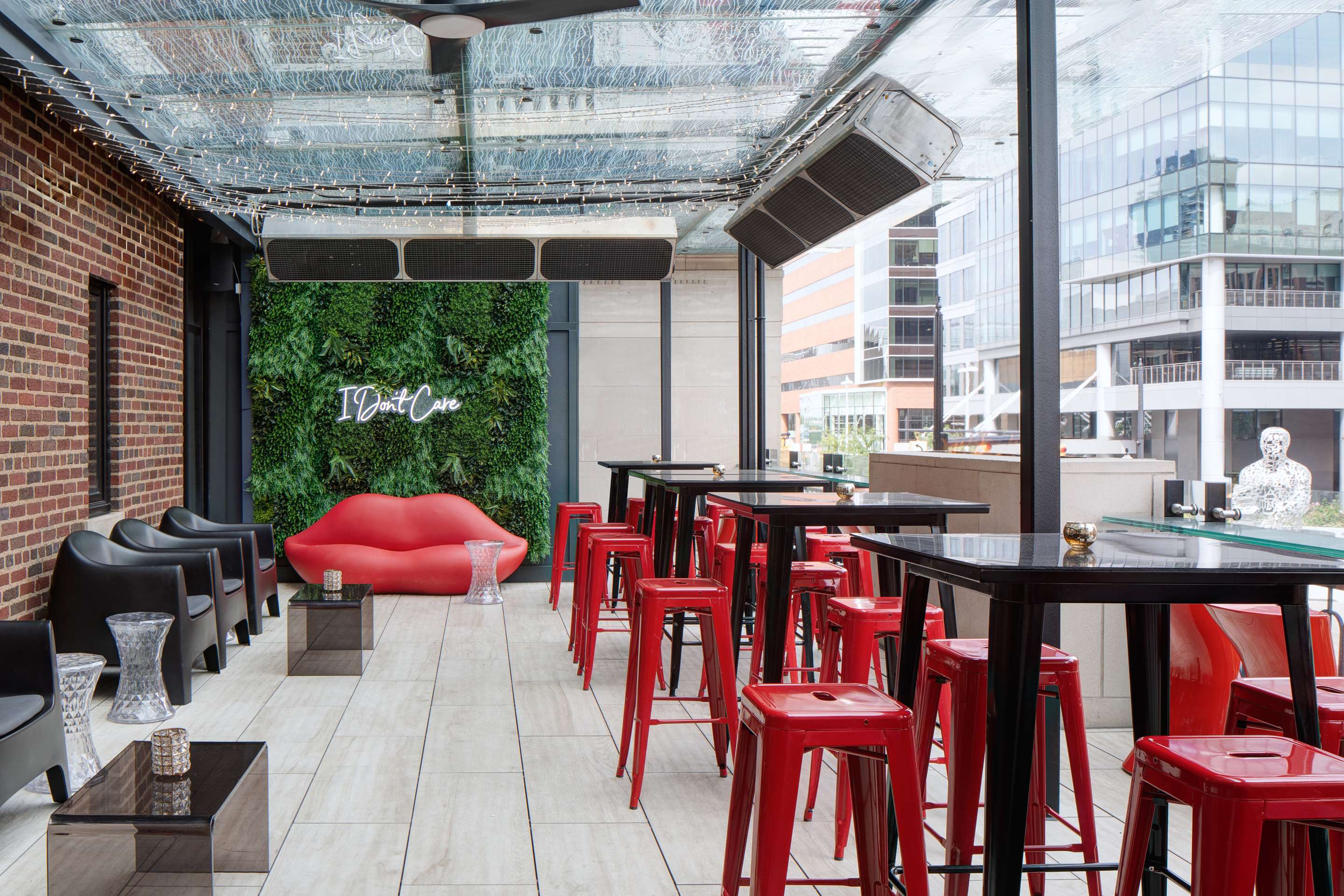 Restaurant | Amway Grand Plaza, Curio Collection by Hilton