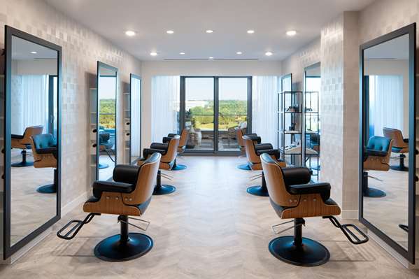 Amway Grand Plaza, Curio Collection by Hilton