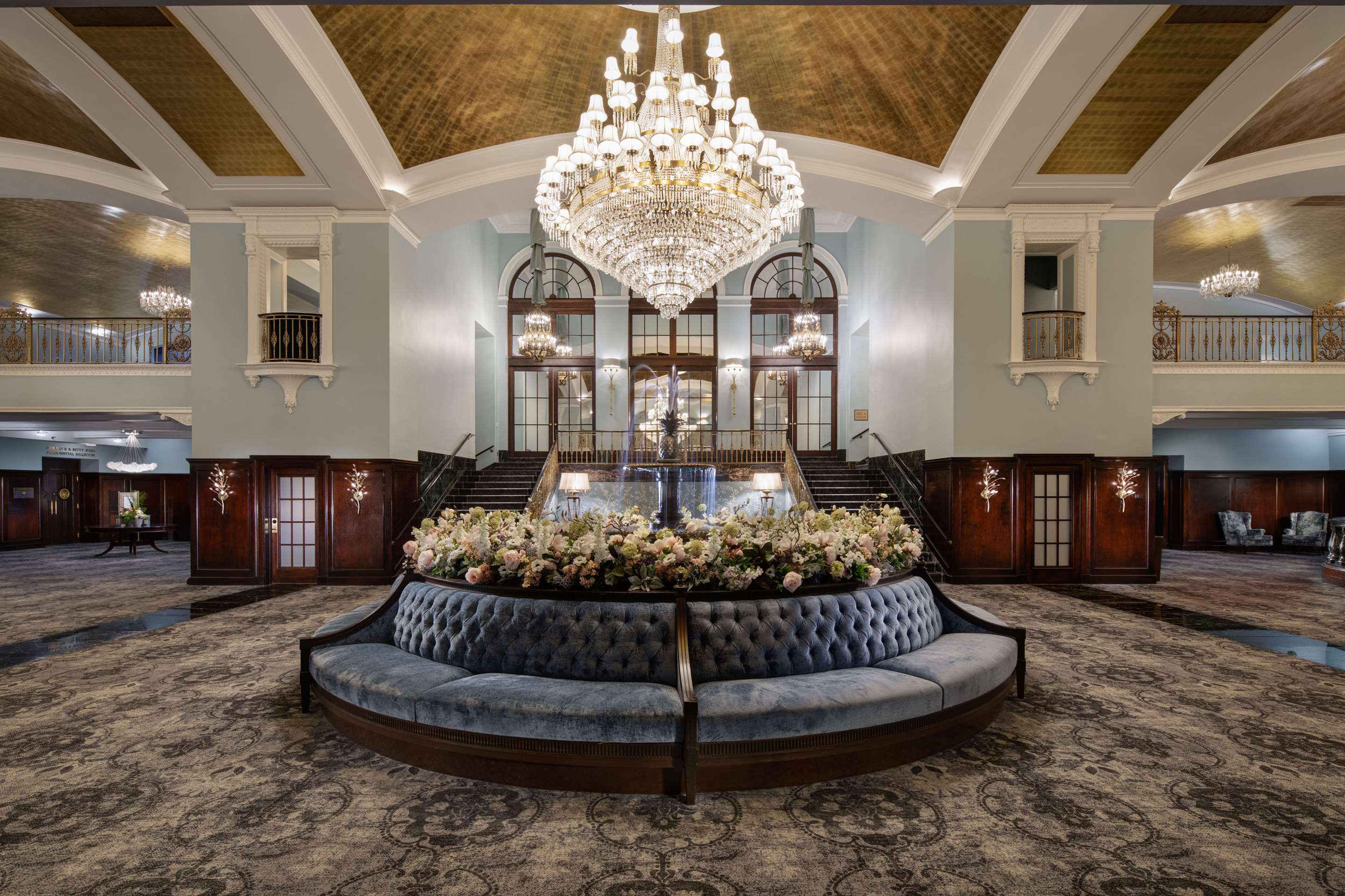 Lobby | Amway Grand Plaza, Curio Collection by Hilton