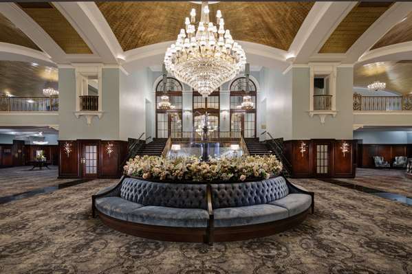 Amway Grand Plaza, Curio Collection by Hilton