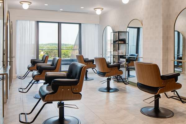 Amway Grand Plaza, Curio Collection by Hilton