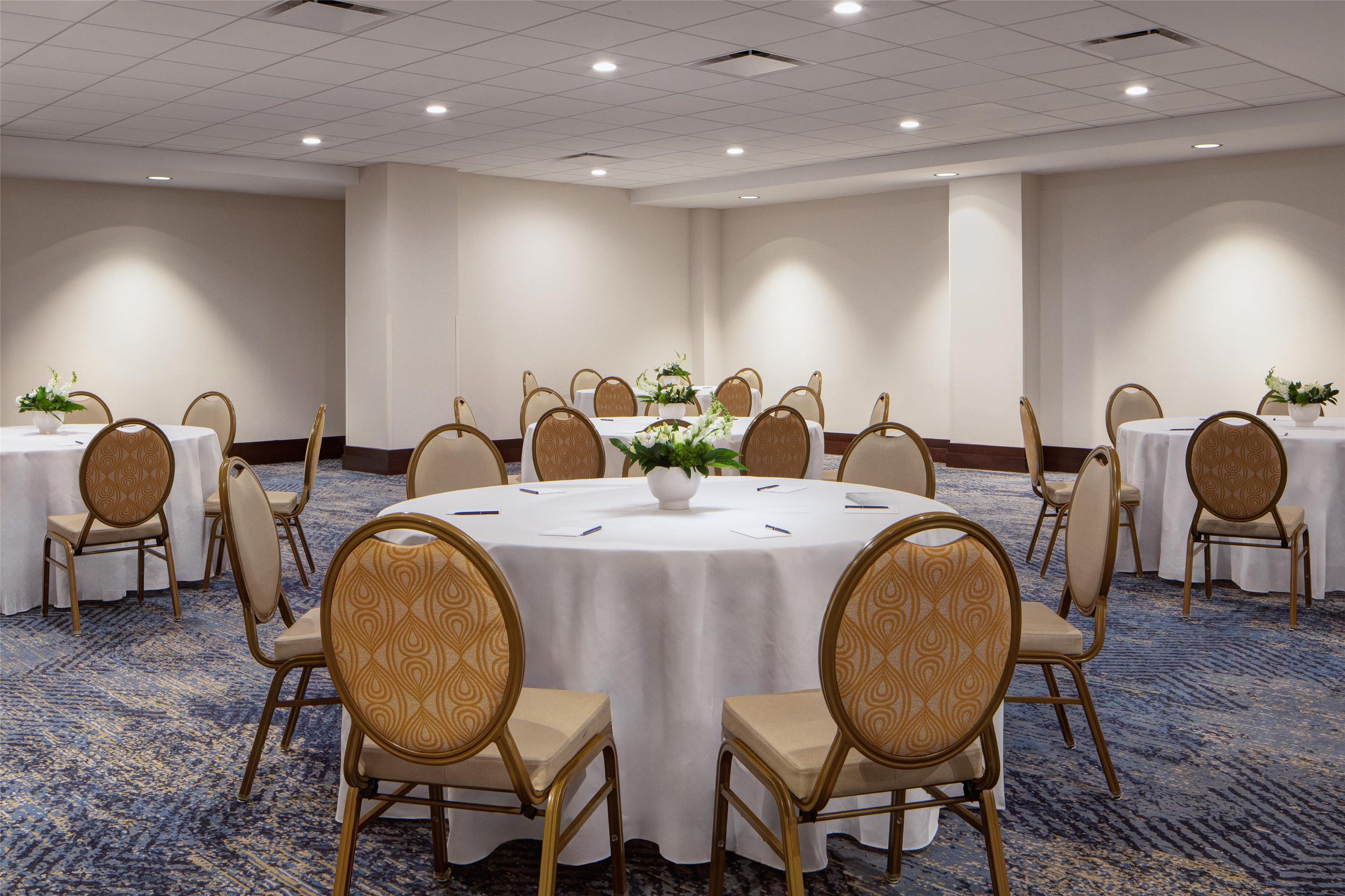 Meeting Room | Amway Grand Plaza, Curio Collection by Hilton