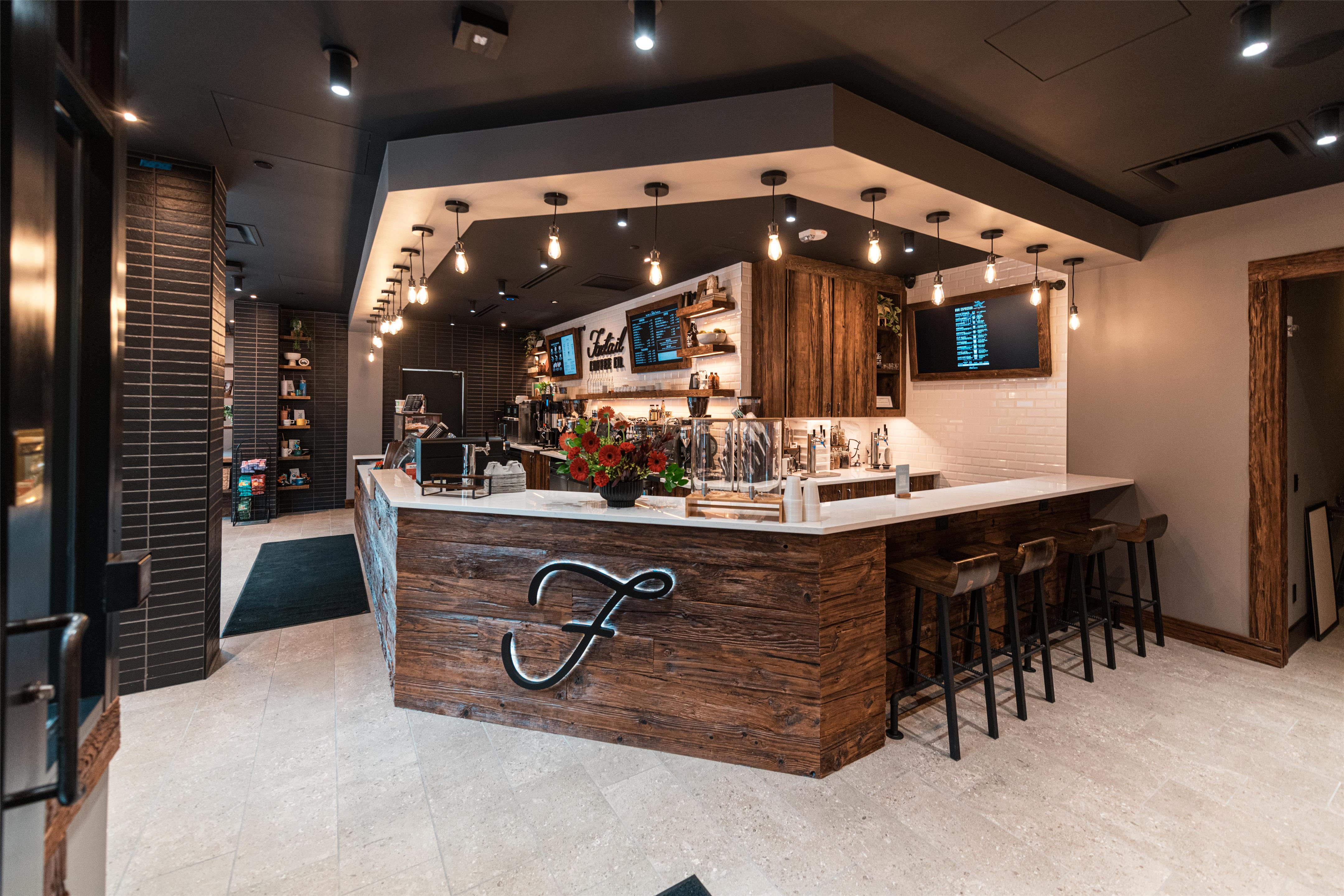Restaurant | Amway Grand Plaza, Curio Collection by Hilton